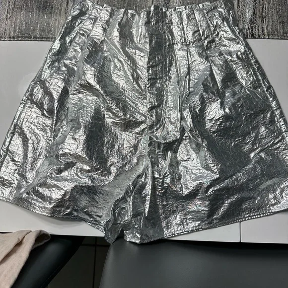 Short - Picture 2 of 2